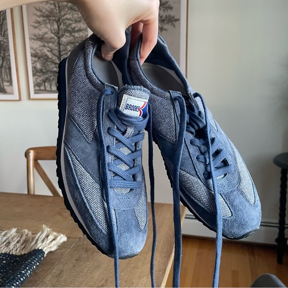 Brooks Vanguard Vintage Style Sneakers NWOT Women’s 10 - Picture 2 of 7
